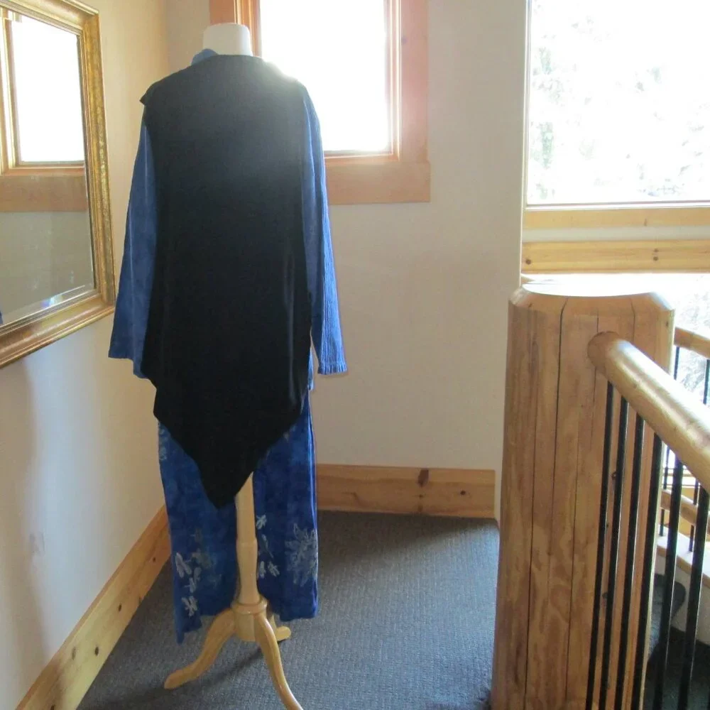 Blue Mission Canyon Pants, Water Sister Tunic Top and Black Tienda Ho Vest - Picture 5 of 12